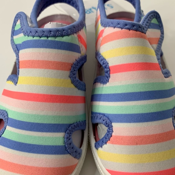 Carter’s girls Water shoes/sandal size 6 or 7 multi color - Picture 8 of 15